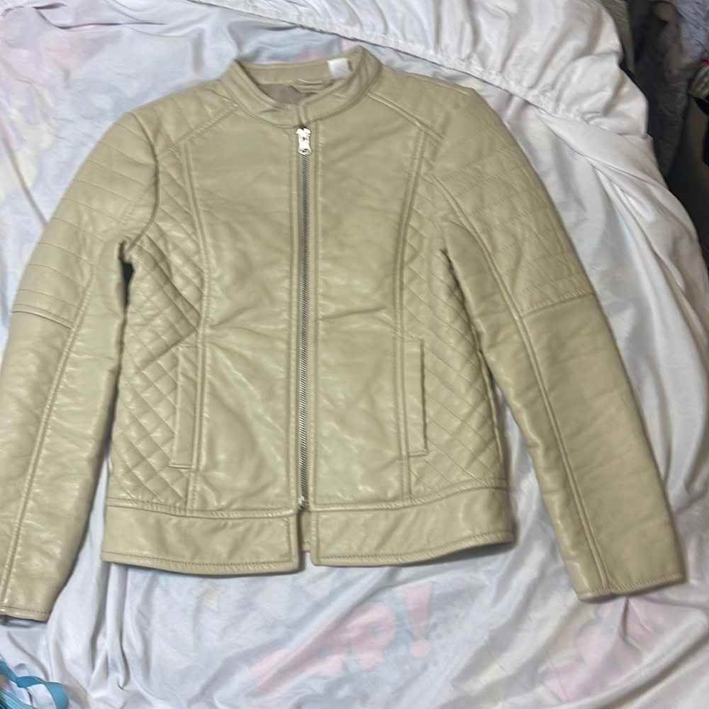 Nice Leather jacket with a zipper